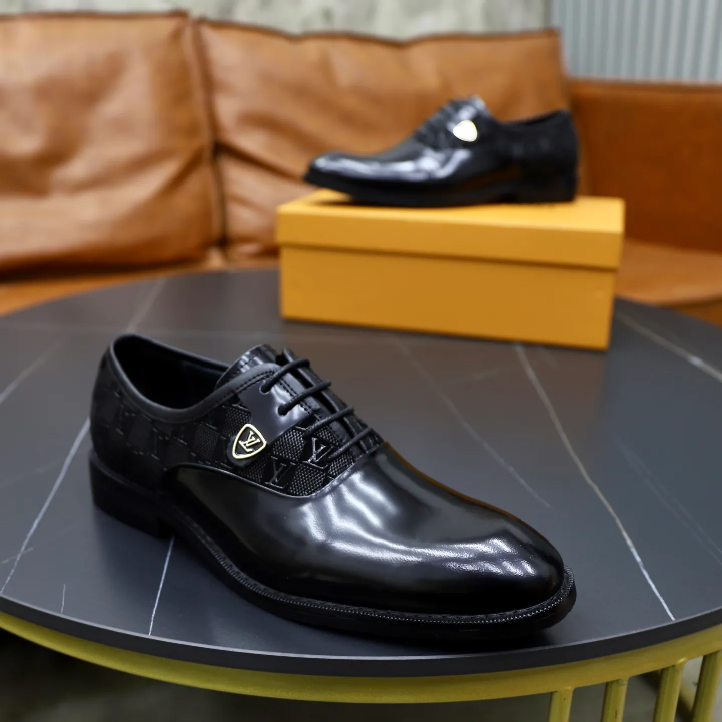 Ex-factory price: 500💰🙅‍♂️🙅‍♂️🙅‍♂️ Brand: LV Louis Vuitton Standard code: Men's size 38-44 (45 can be customized) Grade: Same style as the official website Original order quality Material: Original cowhide surface Comfortable cowhide lining Original outsole Style category: Men's fashionable casual leather shoes Distinguished big-name luxury elements Top luxury Color: actual picture color